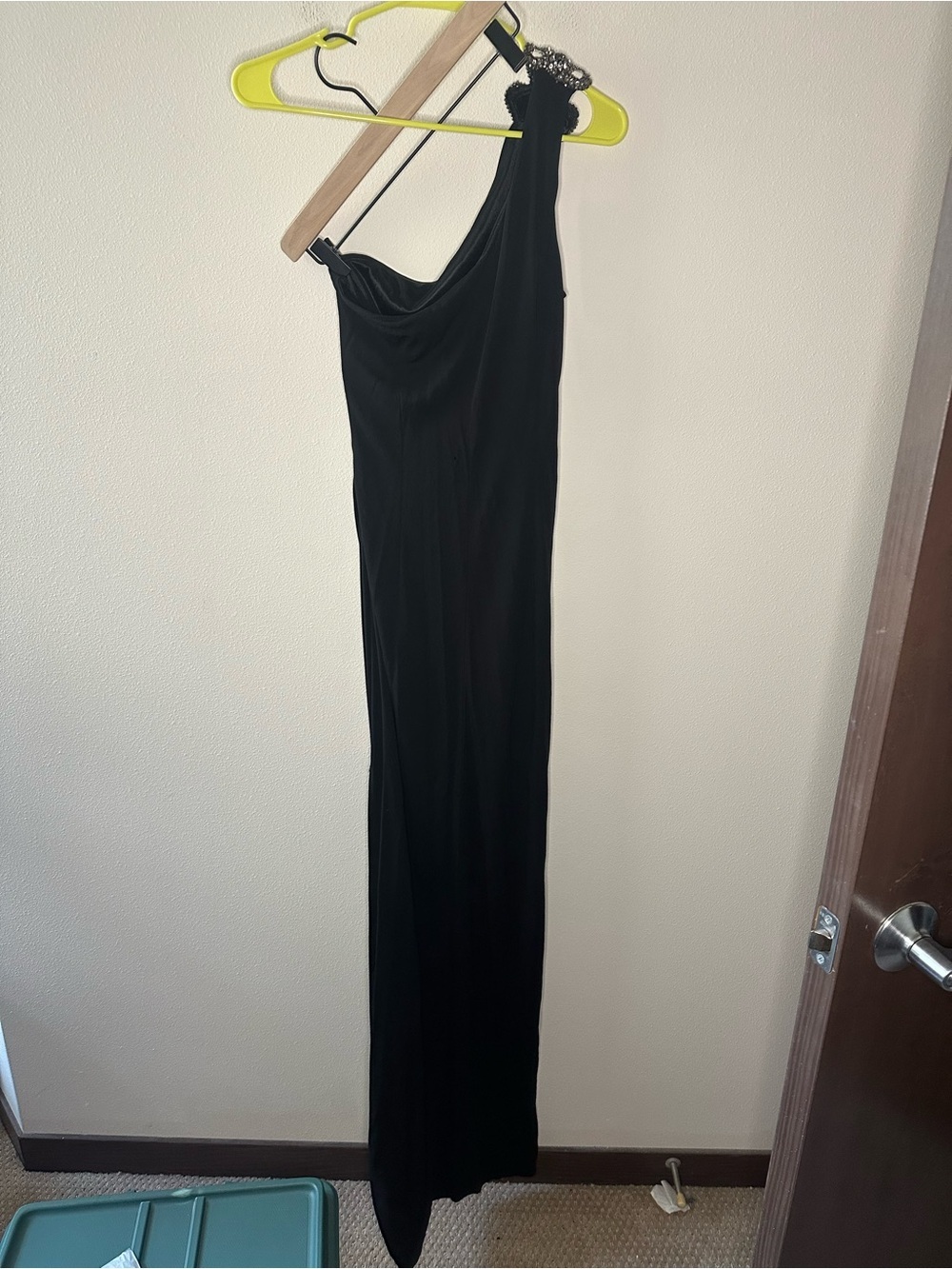 Designer David Meister one shoulder beaded elegant gown size slit black size 6 - Picture 6 of 8